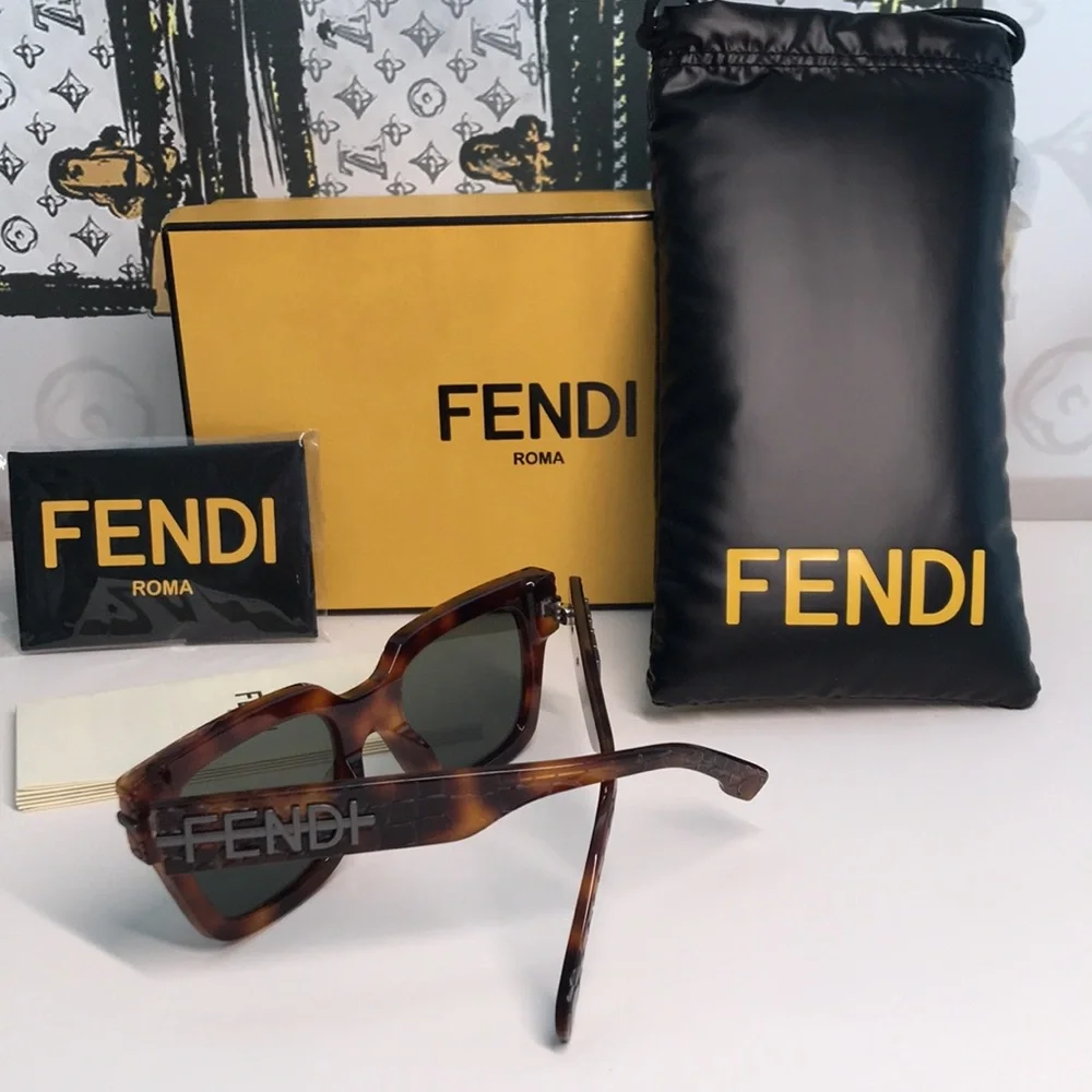 NEW Authentic Fendi FE40078I 52N Sunglasses – Havana / Green